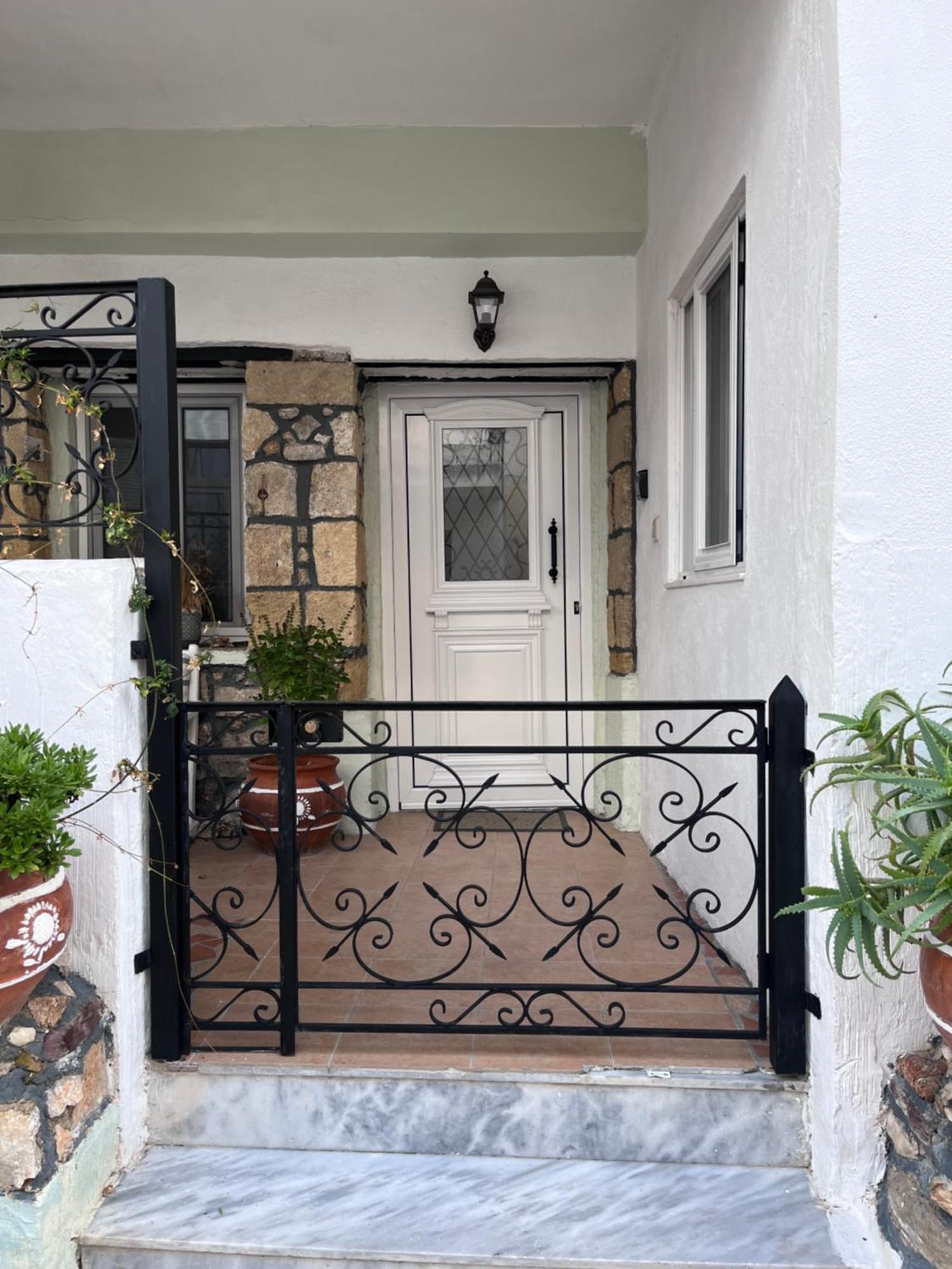 Philoxenia Traditional House Apartment