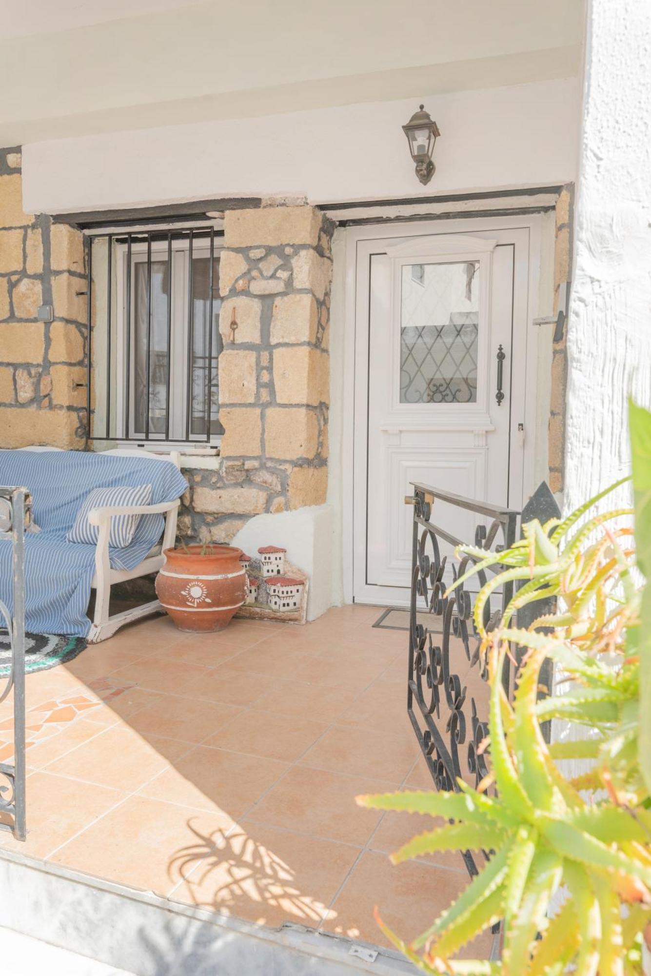 Apartment Philoxenia Traditional House Pastida